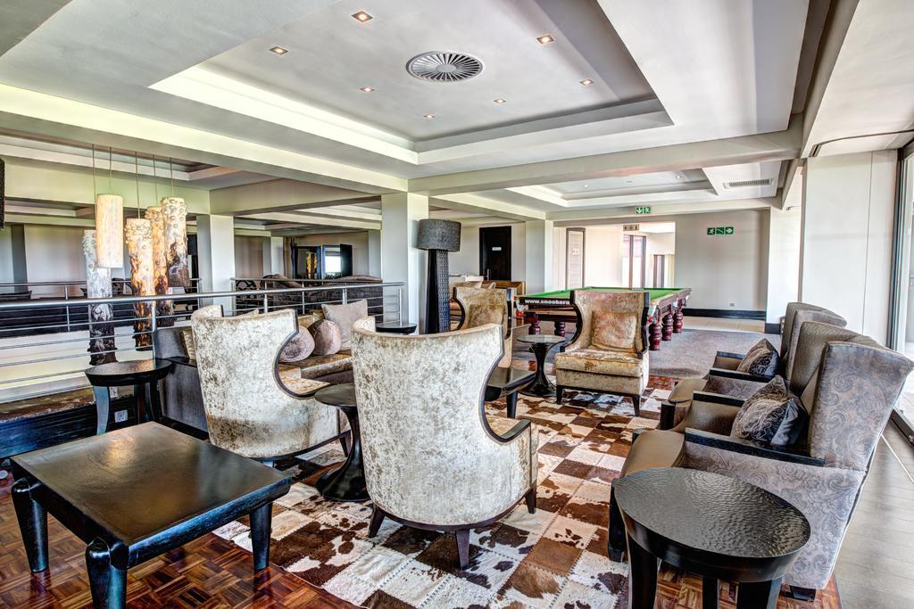 Royal Marang Hotel Phokeng Zewnętrze zdjęcie The lounge at the airport
