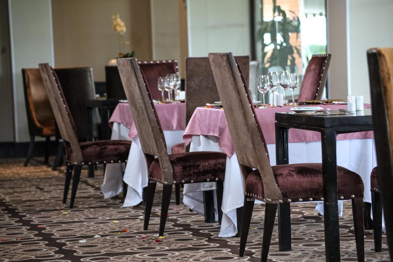 Royal Marang Hotel Phokeng Zewnętrze zdjęcie Restaurant